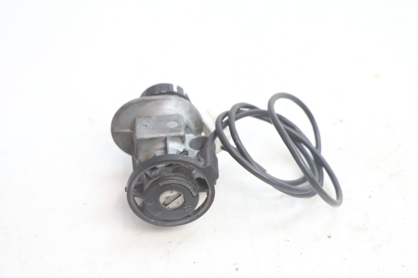 photo de KIT SERRATURE PEUGEOT VIVACITY 100 (1999 - 2008) - Zoom sullo stato d'uso