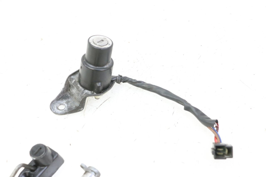 photo de KIT SERRATURE YAMAHA XV VIRAGO 535 (1988 - 2004) - Dettagli dei punti di fissaggio