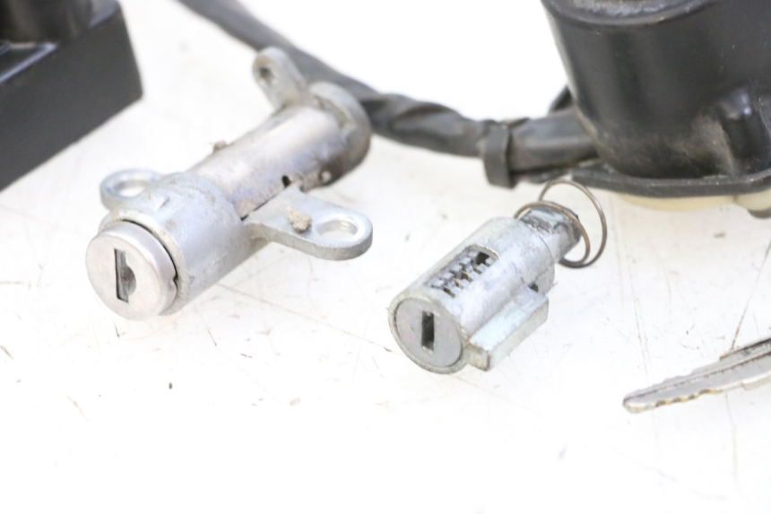 photo de KIT SERRATURE YAMAHA XV VIRAGO 535 (1988 - 2004) - Marcature e riferimenti originali