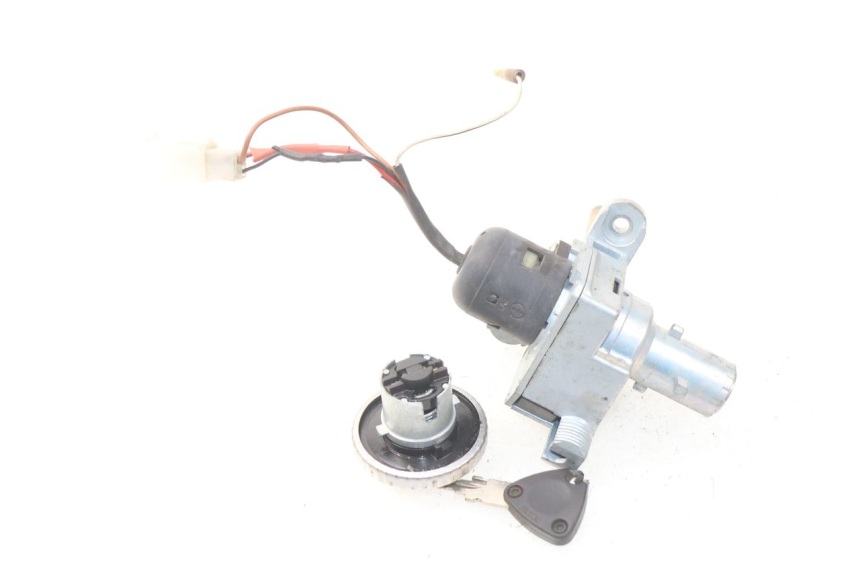 photo de KIT CHIAVE BLOCCO NEIMAN YAMAHA YP MAJESTY 125 (1998 - 2001) - Zoom sullo stato d'uso