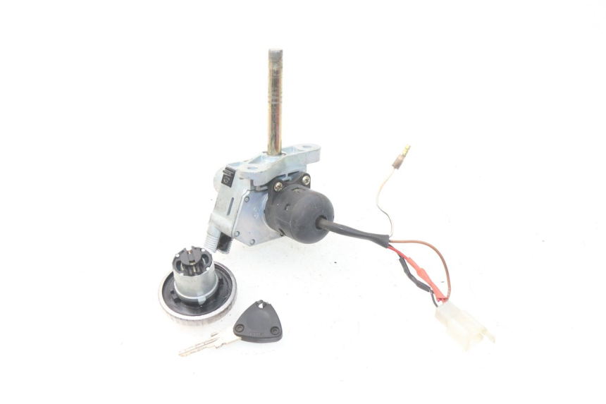 photo de KIT CHIAVE BLOCCO NEIMAN YAMAHA YP MAJESTY 125 (1998 - 2001) - Primo piano tecnico