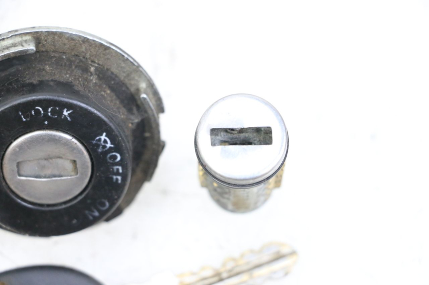 photo de KIT SERRATURA CHIAVE NEIMAN PIAGGIO ZIP 2T 50 (2009 - 2019) - Zoom sullo stato d'uso