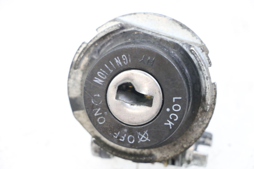 photo de KIT SERRATURA CHIAVE NEIMAN PIAGGIO ZIP 2T 50 (2009 - 2019) - Dettaglio del componente