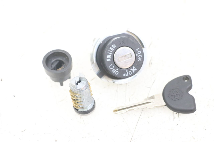 photo de KIT SERRATURA CHIAVE NEIMAN PIAGGIO ZIP 2T 50 (2009 - 2019) - Dettaglio del componente