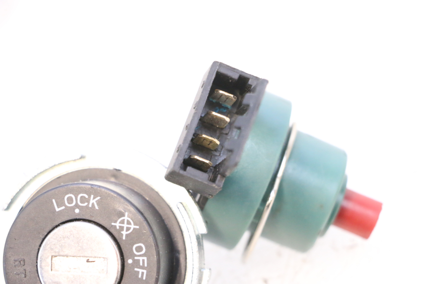 photo de KIT SERRATURA CHIAVE NEIMAN PIAGGIO ZIP 4T 50 (2018 - 2020) - Dettagli dei punti di fissaggio