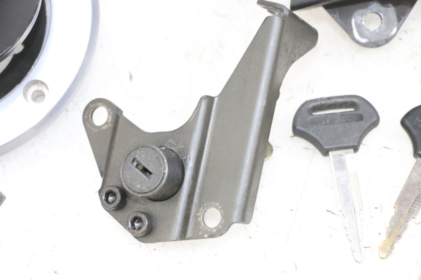 photo de KIT SERRATURE KAWASAKI ZR 7 750 (1999 - 2004) - Caratteristiche distintive