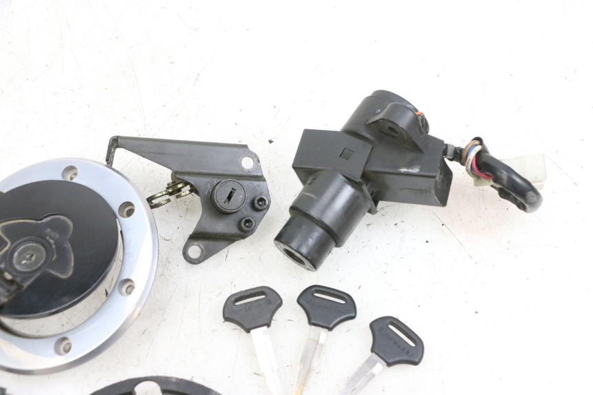 photo de KIT SERRATURE KAWASAKI ZR 7 750 (1999 - 2004) - Zoom sullo stato d'uso