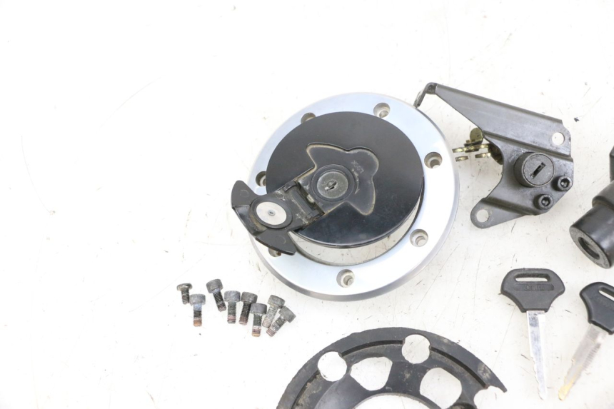 photo de KIT SERRATURE KAWASAKI ZR 7 750 (1999 - 2004) - Altra angolazione