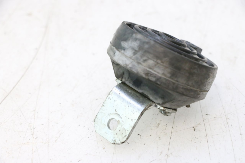 photo de CLACSON PEUGEOT 103 SPX CLIP 50 (1989 - 1992) - Dettaglio del componente