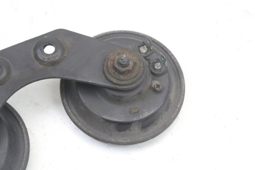 photo de Clacson KAWASAKI GTR 1000 (1994 - 2004) - Dettagli dei punti di fissaggio