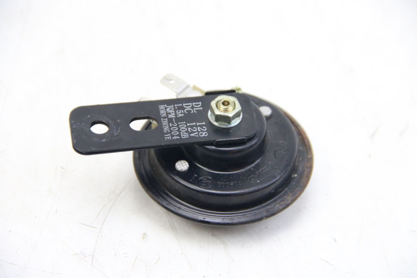 photo de KLAXON PEUGEOT KISBEE 2T 50 (2018 - 2022) - Altra angolazione