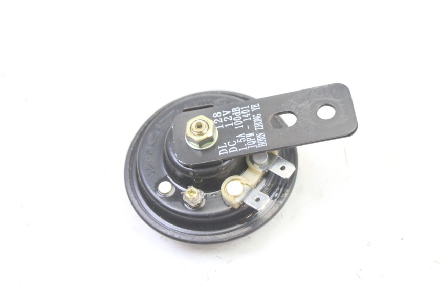 photo de KLAXON PEUGEOT KISBEE 2T 50 (2010 - 2017) - Zoom sullo stato d'uso