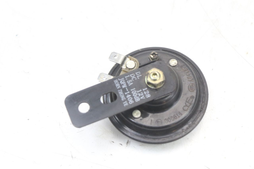 photo de CLACSON PEUGEOT DJANGO 125 (2014 - 2017) - Zoom sullo stato d'uso