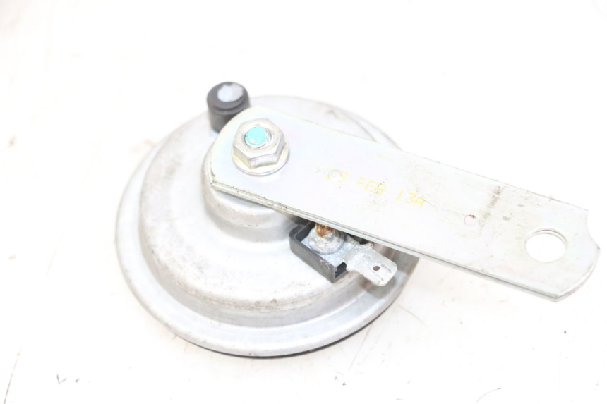 photo de Clacson PEUGEOT SATELIS 125 (2013 - 2018) - Zoom sullo stato d'uso