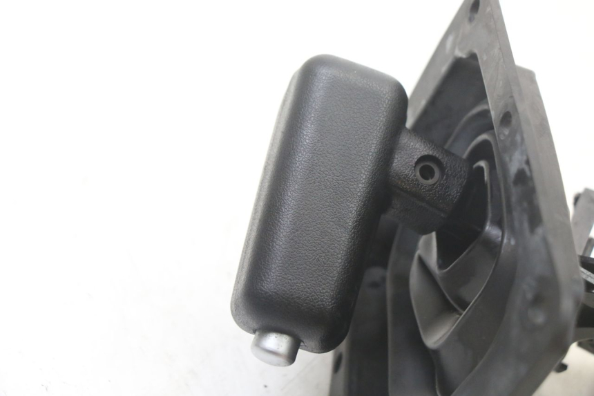 photo de LEVA FRENO PARCHEGGIO KYMCO XCITING 500 (2007 - 2010) - Primo piano tecnico