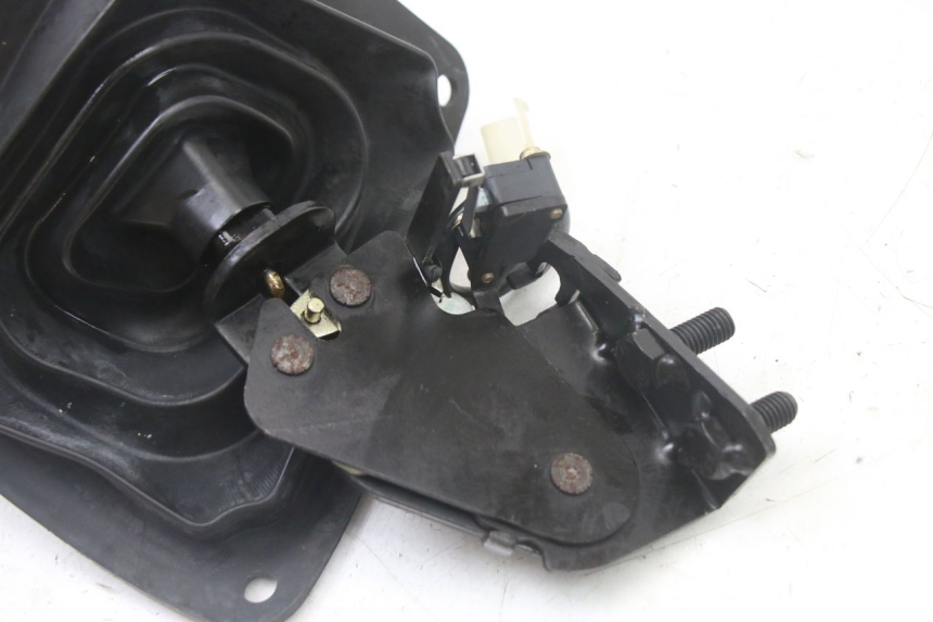 photo de LEVA FRENO PARCHEGGIO KYMCO XCITING 500 (2007 - 2010) - Dettagli dei punti di fissaggio