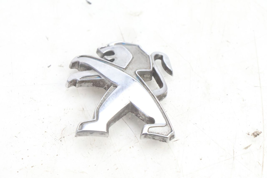 photo de LOGO MARCHIO PEUGEOT CITYSTAR 125 (2011 - 2017) - Zoom sullo stato d'uso