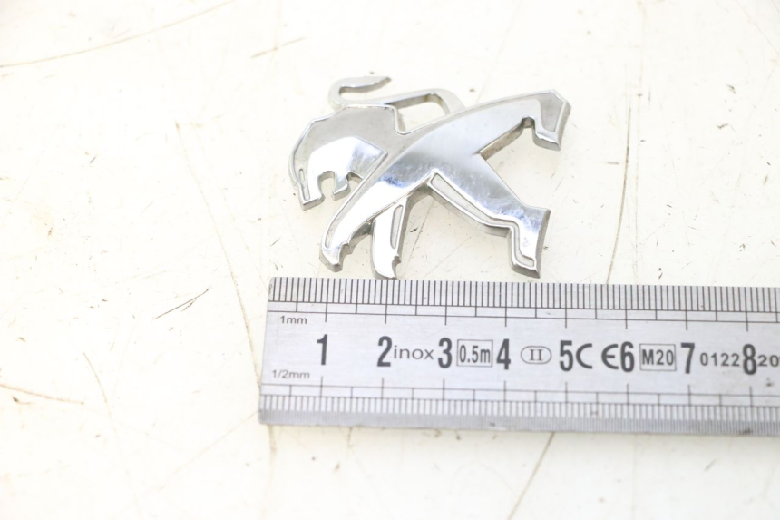 photo de LOGO MARCA PEUGEOT KISBEE 2T 50 (2010 - 2017) - Dettaglio del componente