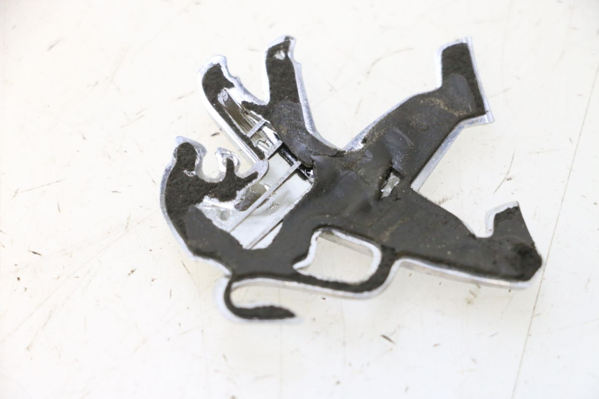 photo de LOGO MARCA PEUGEOT KISBEE 2T 50 (2010 - 2017) - Zoom sullo stato d'uso
