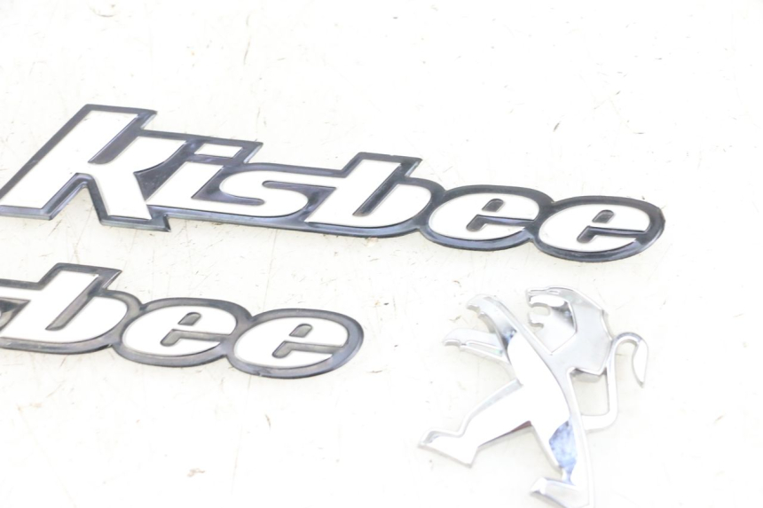 photo de LOGO MARCHIO PEUGEOT KISBEE 4T 50 (2010 - 2017) - Altra angolazione