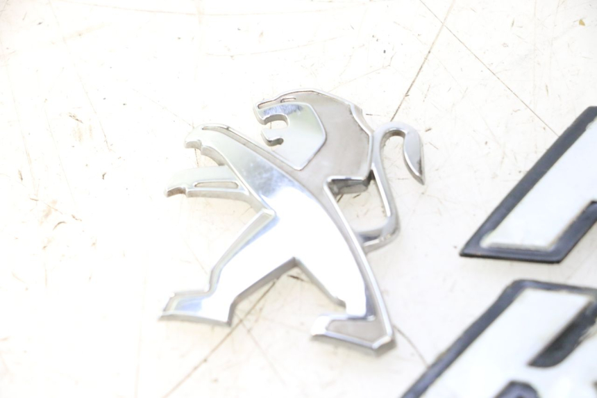 photo de LOGO MARCHIO PEUGEOT KISBEE 4T 50 (2018 - 2022) - Dettaglio del componente