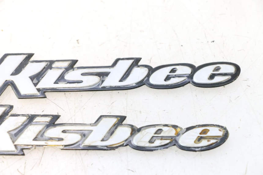 photo de LOGO MARCHIO PEUGEOT KISBEE 4T 50 (2018 - 2022) - Altra angolazione