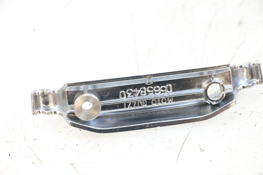 photo de LOGO MARCHIO MOTO GUZZI NORGE 8V GT 1200 (2011 - 2016) - Primo piano tecnico