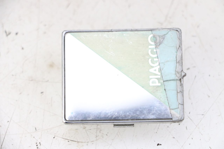 photo de LOGO MARCHIO PIAGGIO VESPA GRANTURISMO 200 (2004 - 2005) - Zoom sullo stato d'uso