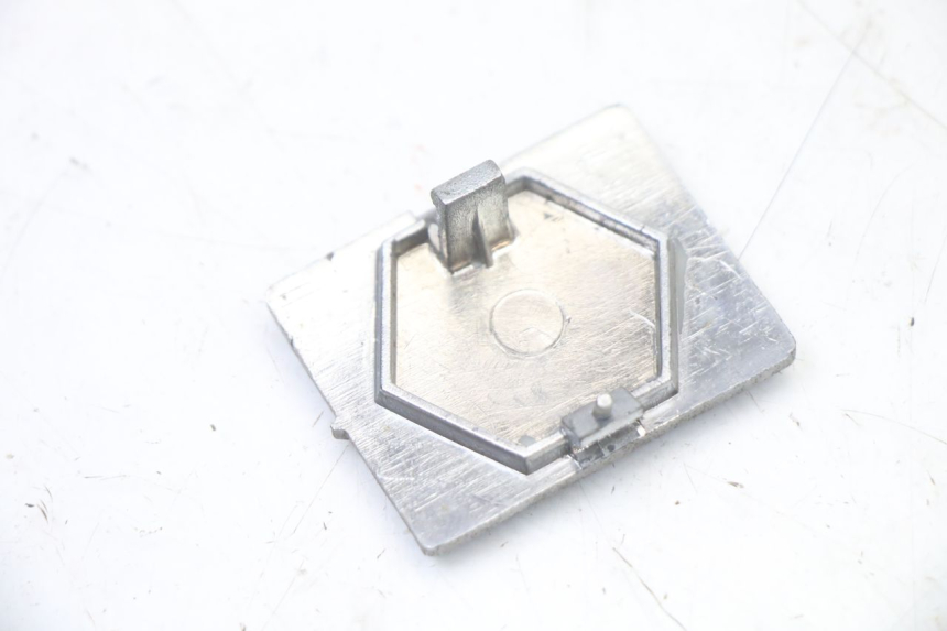 photo de LOGO MARCHIO PIAGGIO VESPA LX IE 125 (2010 - 2012) - Zoom sullo stato d'uso