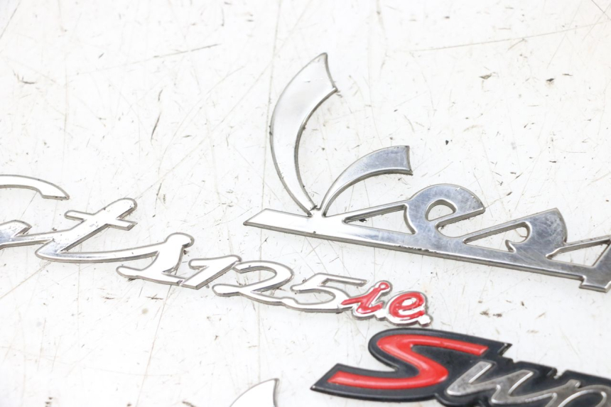 photo de LOGO MARCA PIAGGIO VESPA GTS SUPER IE 125 (2009 - 2016) - Vista d'insieme del prodotto