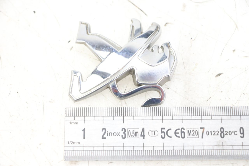 photo de LOGO MARCHIO PEUGEOT VIVACITY NEW 4T 50 (2008 - 2017) - Zoom sullo stato d'uso