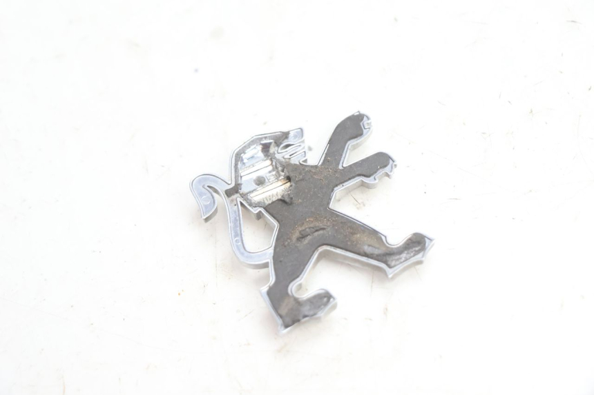 photo de LOGO MARCHIO PEUGEOT VIVACITY 50 (2004 - 2009) - Zoom sullo stato d'uso