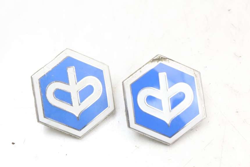 photo de LOGO MARCA PIAGGIO X10 125 (2012 - 2017) - Dettaglio del componente