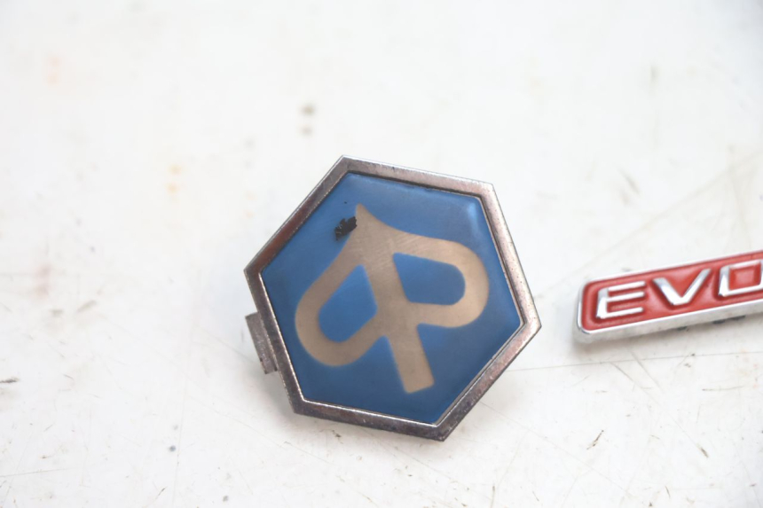 photo de LOGO MARCA PIAGGIO X9 EVOLUTION 125 (2003 - 2007) - Dettaglio del componente