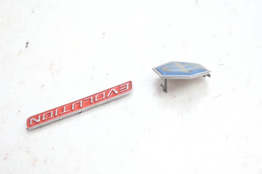 photo de LOGO MARCA PIAGGIO X9 EVOLUTION 125 (2003 - 2007) - Altra angolazione