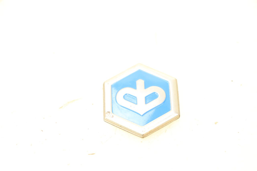 photo de LOGO MARCHIO PIAGGIO ZIP 4T 50 (2018 - 2020) - Dettaglio del componente