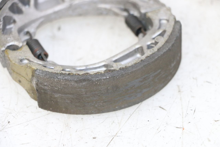 photo de PASTIGLIE FRENO PEUGEOT KISBEE 2T 50 (2010 - 2017) - Altra angolazione