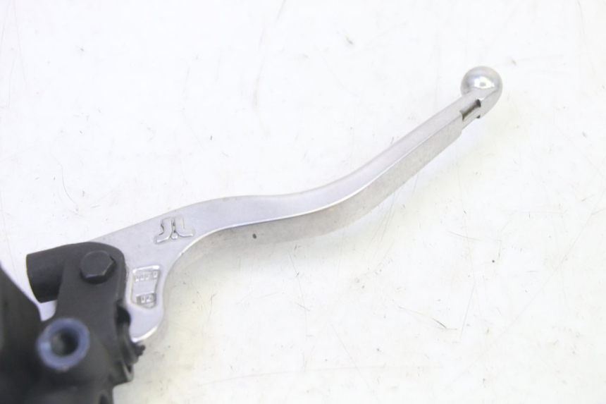 photo de POMPA FRENO ANTERIORE QUADRO 4 4D 350 (2015 - 2018) - Zoom sullo stato d'uso