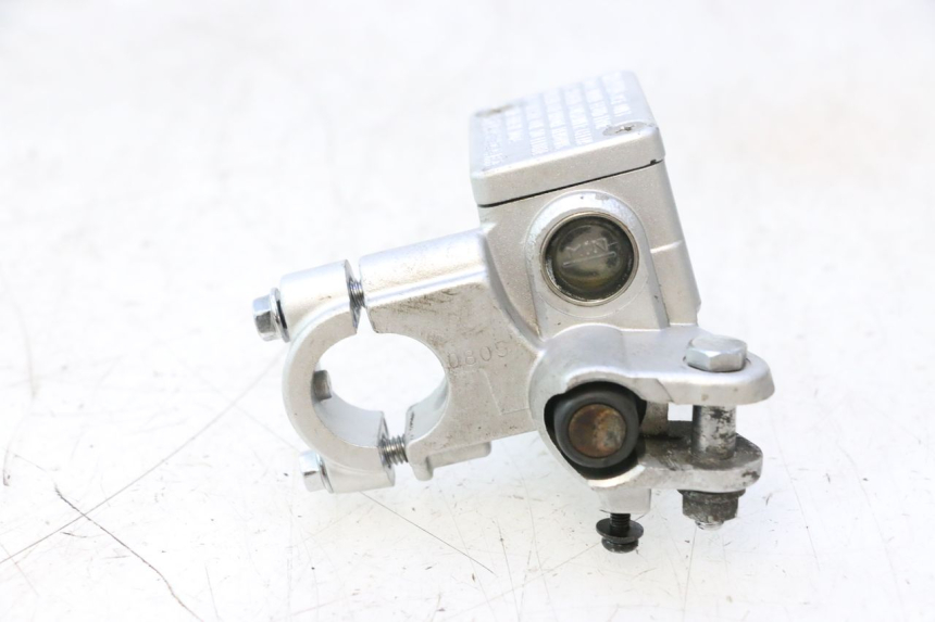 photo de MASTERCYLINDER ANTERIORE KYMCO AGILITY 16+ 4T 50 (2018 - 2023) - Altra angolazione
