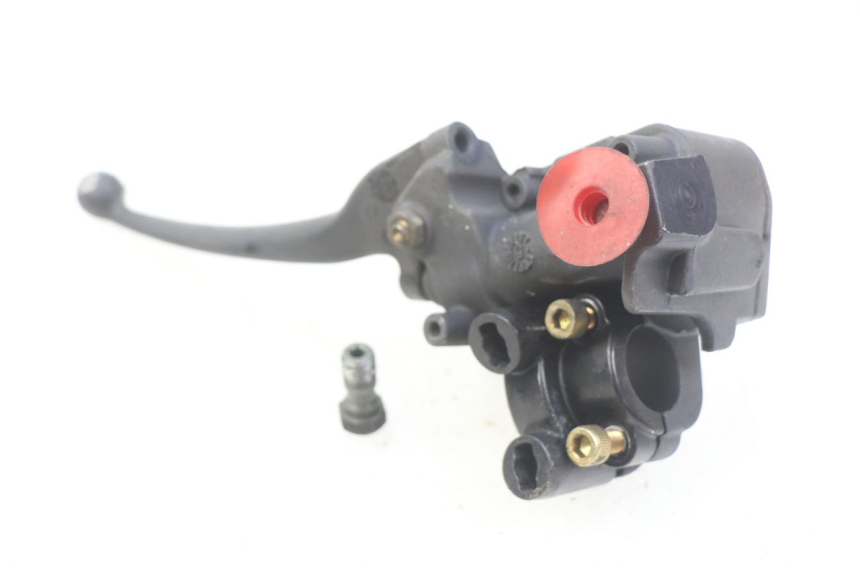 photo de MASTERCYLINDER ANTERIORE APRILIA ATLANTIC 500 (2002 - 2003) - Primo piano tecnico