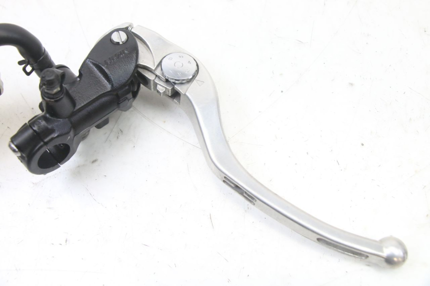 photo de POMPA FRENO ANTERIORE BMW S RR ABS S1000RR 1000 (2015 - 2018) - Stato della superficie e materiale