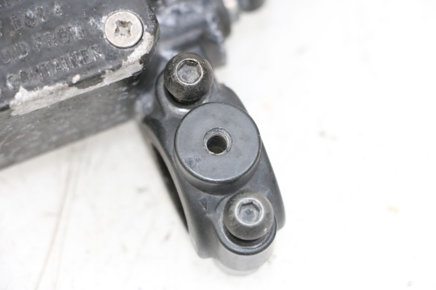 photo de POMPA FRENO ANTERIORE MBK BOOSTER SPIRIT NAKED 50 (2004 - 2017) - Altra angolazione