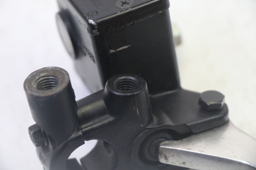 photo de MASTERCYLINDER ANTERIORE SUZUKI BURGMAN 125 (2007 - 2014) - Primo piano tecnico