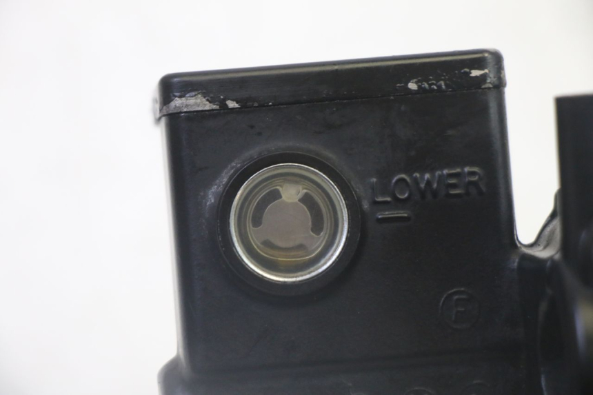 photo de MASTERCYLINDER ANTERIORE SUZUKI BURGMAN 125 (2007 - 2014) - Dettagli dei punti di fissaggio