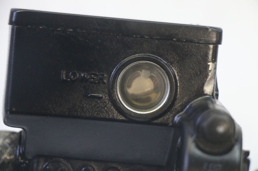 photo de POMPA FRENO ANTERIORE SUZUKI BURGMAN EXECUTIVE ABS 650 (2006 - 2012) - Primo piano tecnico