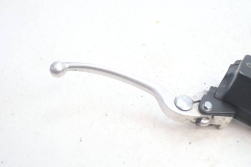 photo de POMPA FRENO ANTERIORE SUZUKI BURGMAN EXECUTIVE ABS 650 (2006 - 2012) - Primo piano tecnico