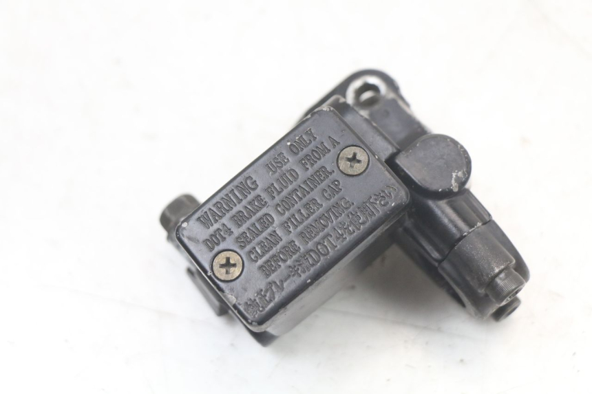 photo de MASTERCYLINDER ANTERIORE YAMAHA BW'S BWS 125 (2010 - 2013) - Altra angolazione