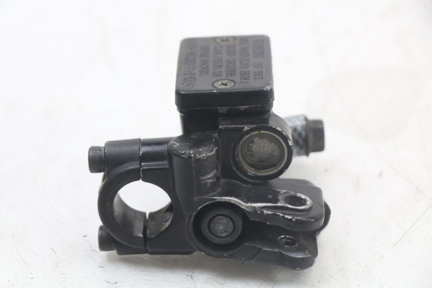 photo de MASTERCYLINDER ANTERIORE YAMAHA BW'S BWS 125 (2010 - 2013) - Primo piano tecnico