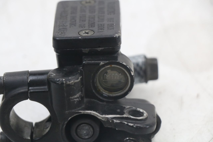 photo de MASTERCYLINDER ANTERIORE YAMAHA BW'S BWS 125 (2010 - 2013) - Vista d'insieme del prodotto