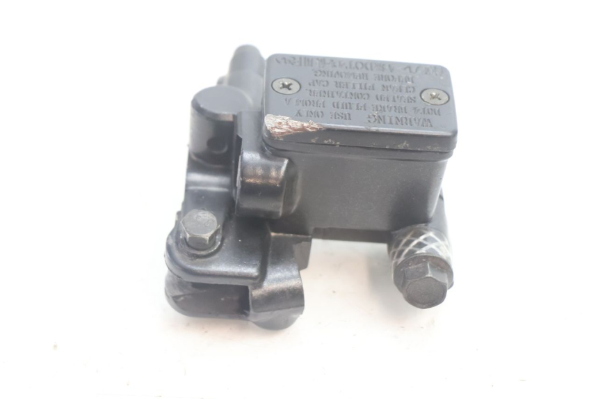 photo de MASTERCYLINDER ANTERIORE YAMAHA BW'S BWS 125 (2010 - 2013) - Altra angolazione